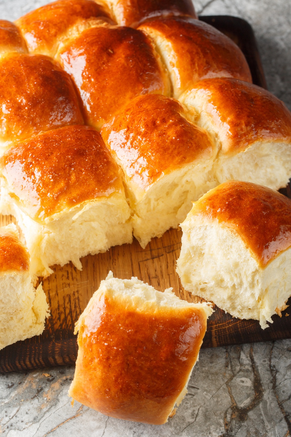 Homemade yeast dinner rolls 