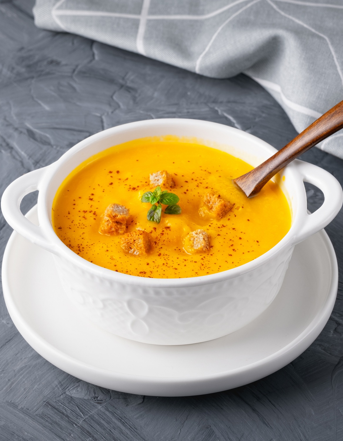 Pumpkin soup with croutons 